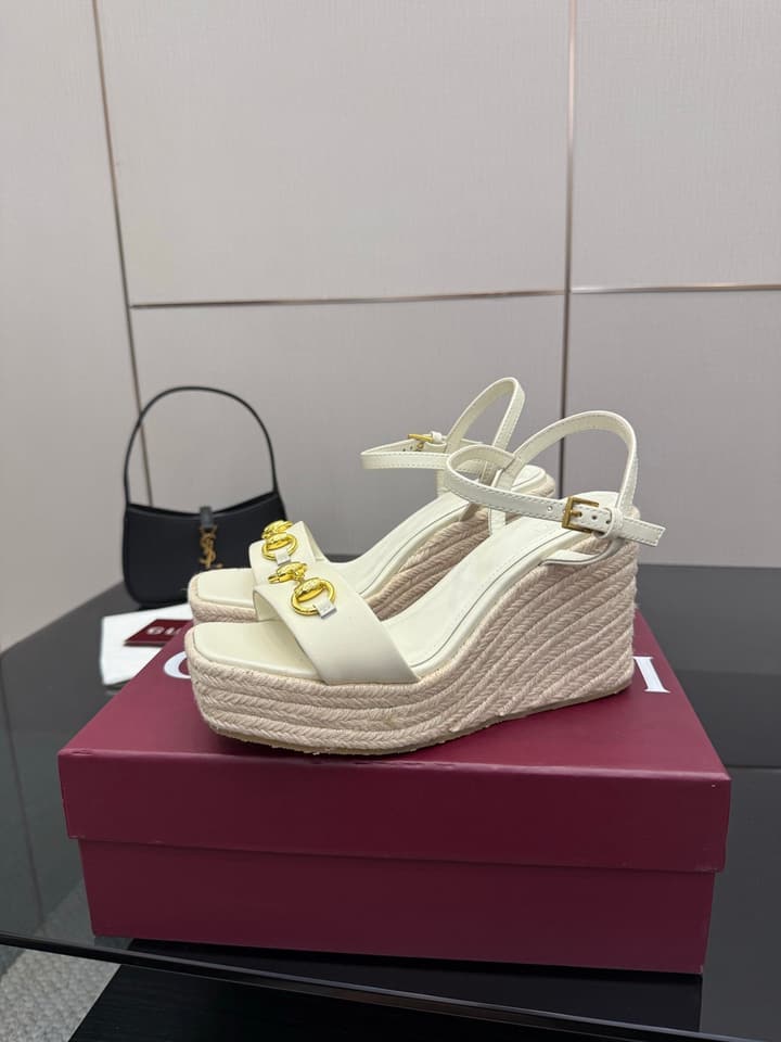 Gucci Horsebit Platform Sandals – 2025 Summer Collection in Black