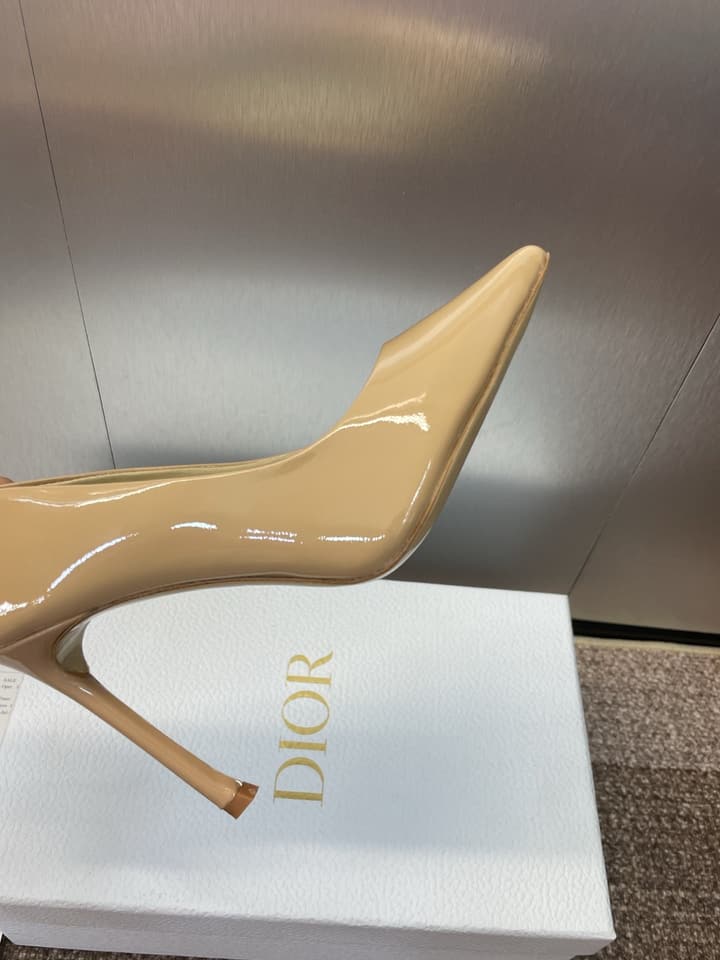 Dior CD Logo Pointed Toe Pumps – 2025 Spring/Summer Haute Couture Collection in Shiny Black Flat