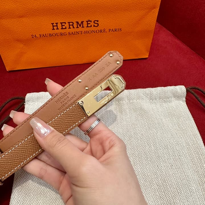 Hermès Kelly Epsom Leather Belt in Tan With Gold Hardware