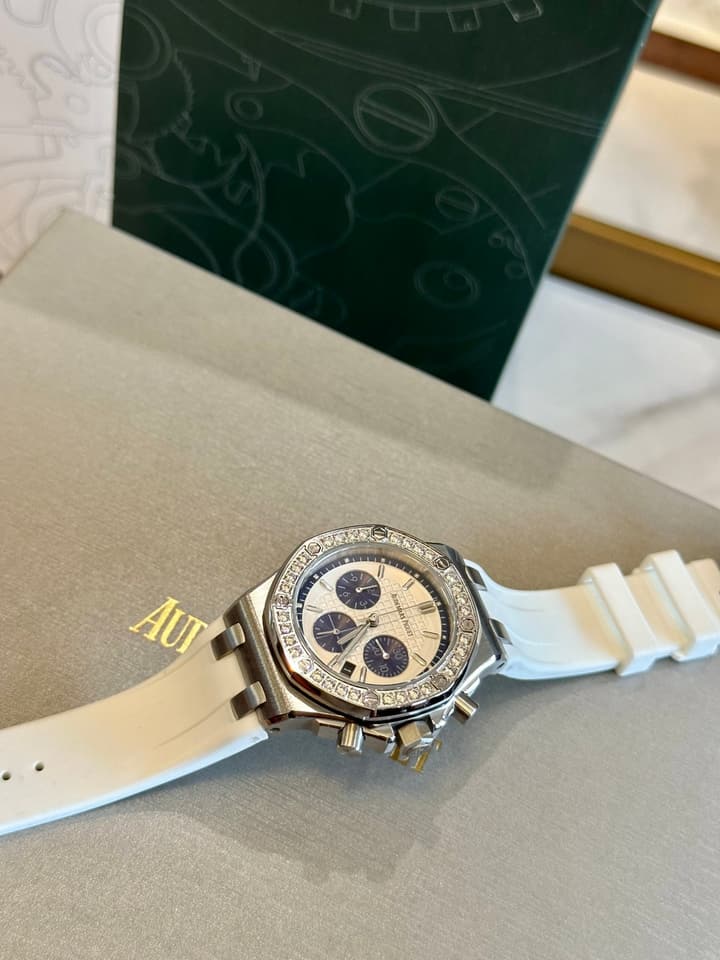 Audemars Piguet Royal Oak Automatic Mechanical Watch – 40mm in Silver - Diamond Dial