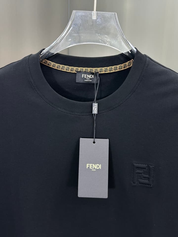 Fendi Logo and Graphic Cotton T-Shirt – 2026SS in Black Dog Graphic