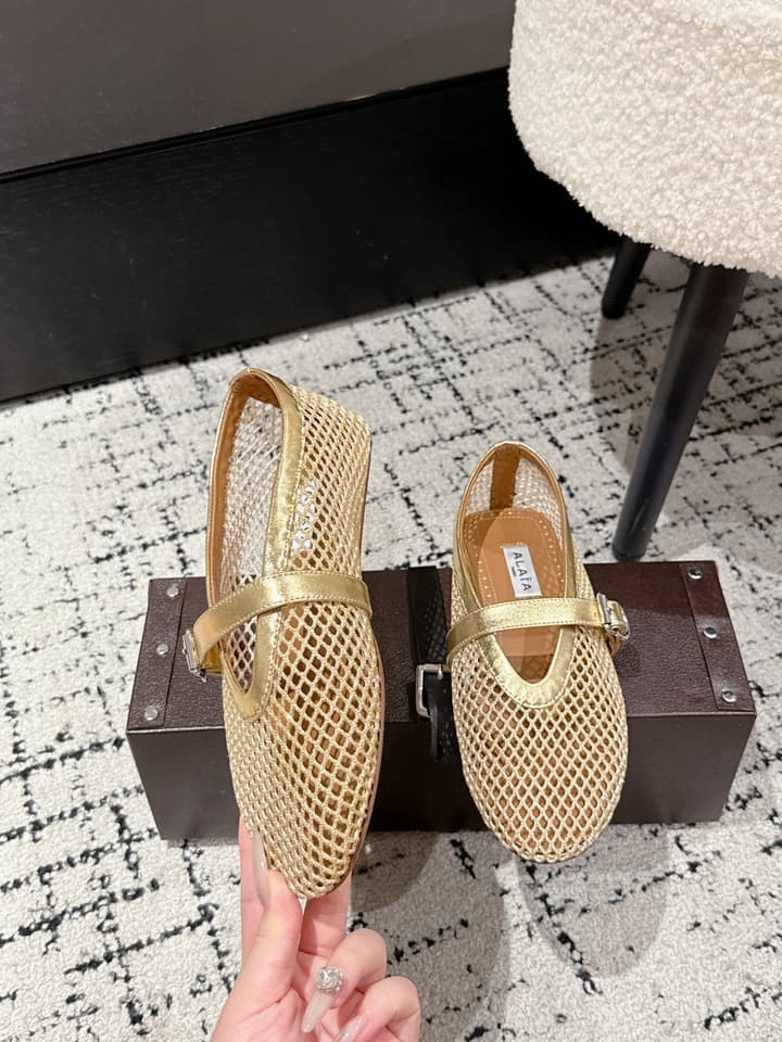 Alaïa Flat Mesh Ballet Flats – 25SS in Golden Beige Mesh