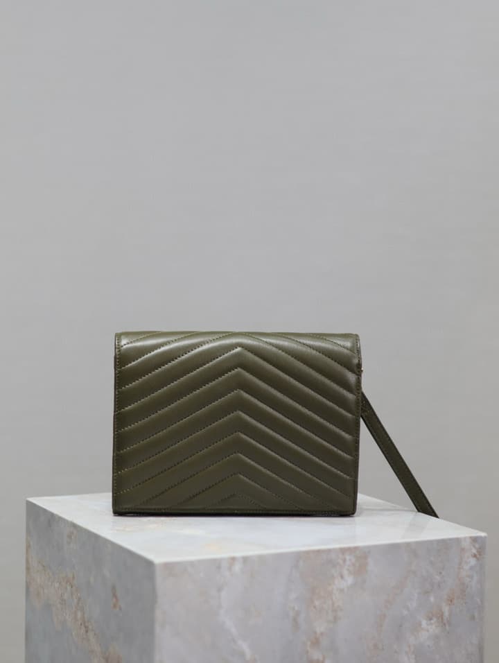 Saint Laurent LE CASSANDRE Lambskin Clutch Bag in Black