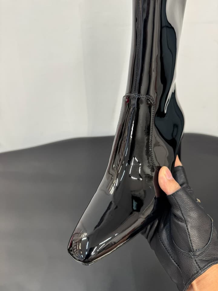 Saint Laurent Patent Leather Pumps – 25FW