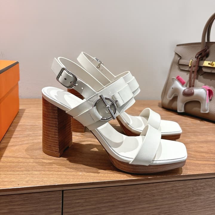 Hermes Color Block Flat Sandals – 2025 New Collection in Black