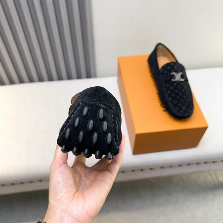 Louis Vuitton Pebbled Leather Driving Shoes in Black Textured Leather