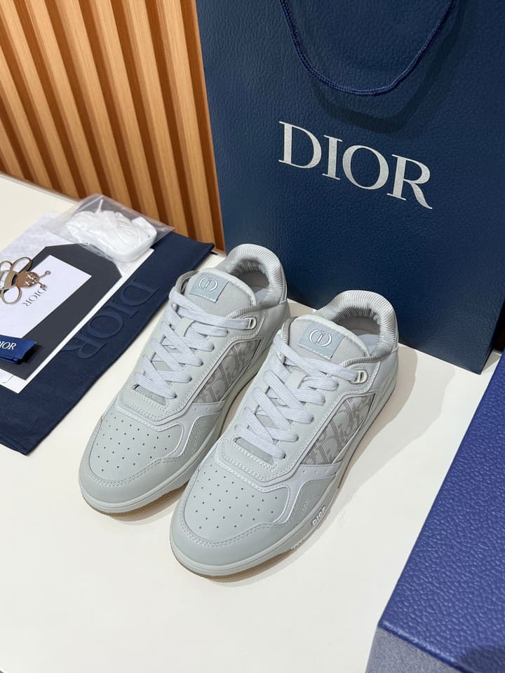 Dior B27 Unisex Sneakers – 2025 Collection in Beige With Dark Green Accents