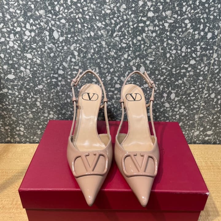 Valentino Patent Leather Pumps – New Collection in Apricot