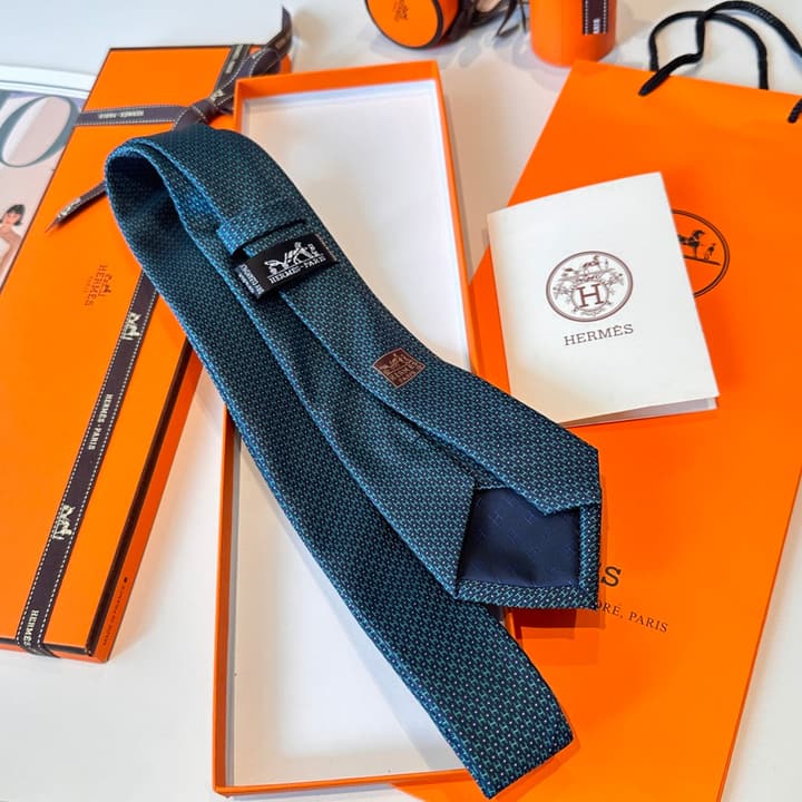 Hermès Men's Polka Dot Silk Tie in Charcoal Gray