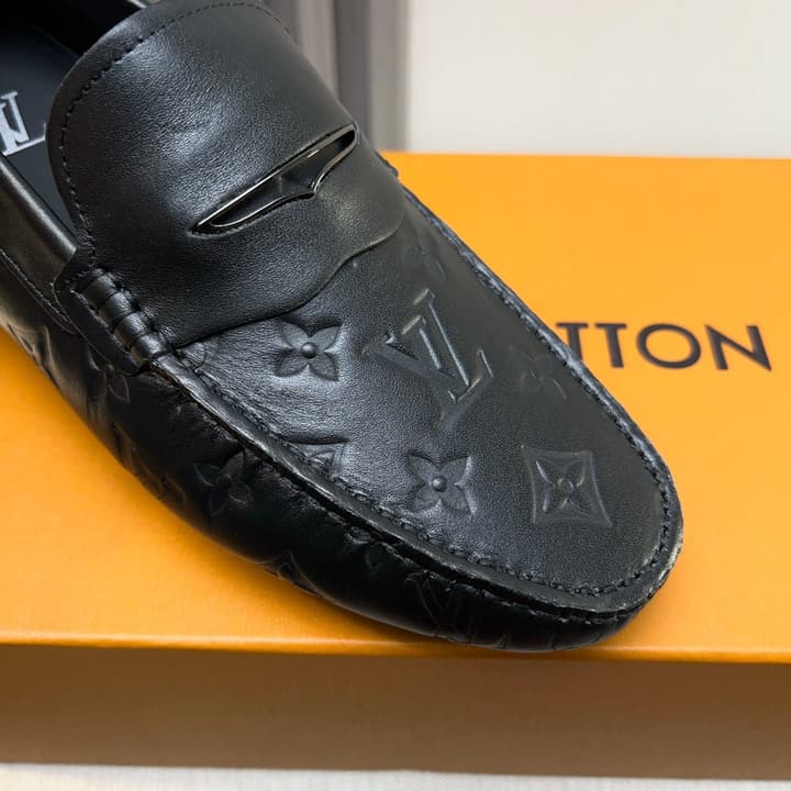 Louis Vuitton Pebbled Leather Driving Shoes in Black Textured Leather