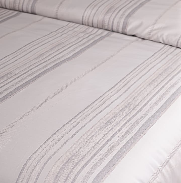 Hotel Grand Pima Cotton & Silk Jacquard Four-Piece Bedding Set in Cool Gray Jacquard