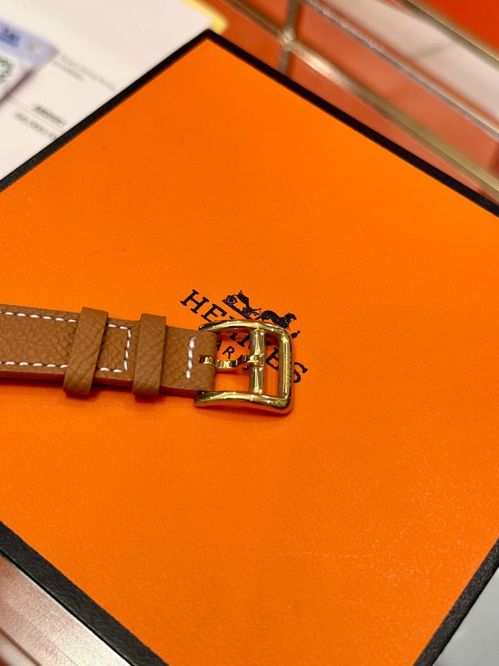 Hermès Small Square Quartz Wristwatch in Tan Leather Gold