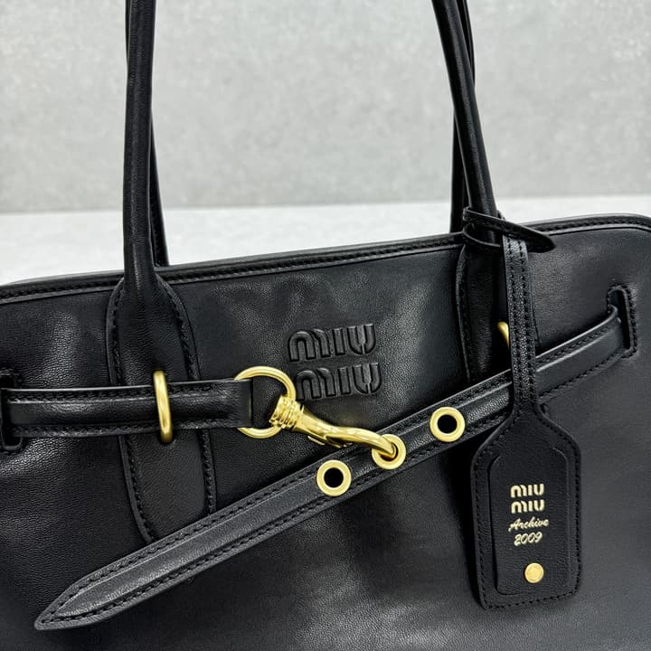 Miu Miu Aventure Horizontal Tote Bag – 25SS