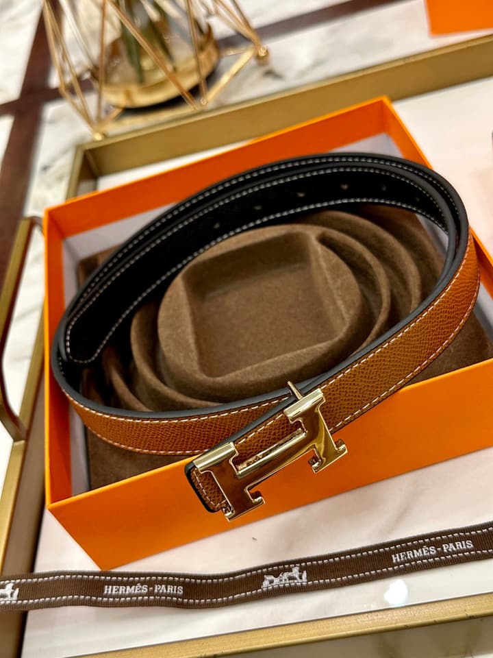 Hermès Classic Leather Belt – 2.5cm in Tan Textured With Polished Gold Buckle
