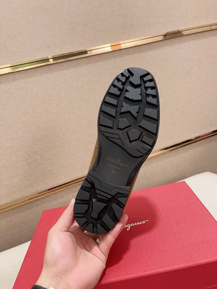 Ferragamo Driving Shoes in Shiny Black Leather