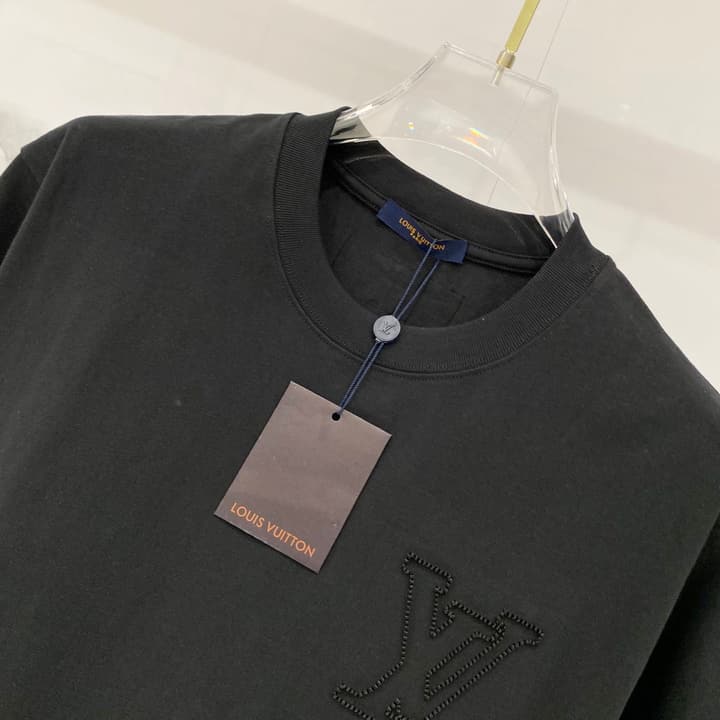 Louis Vuitton Clover Logo Embroidered Cotton T-Shirt in Black