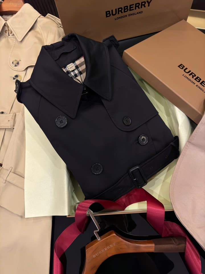 Burberry Heritage Long Trench Coat in Classic Black Trench Coat