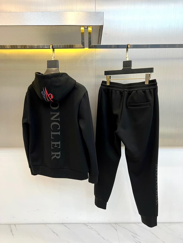 Moncler Matte Black Sportswear Tracksuit – 2025FW in Matte Black Athletic Suit