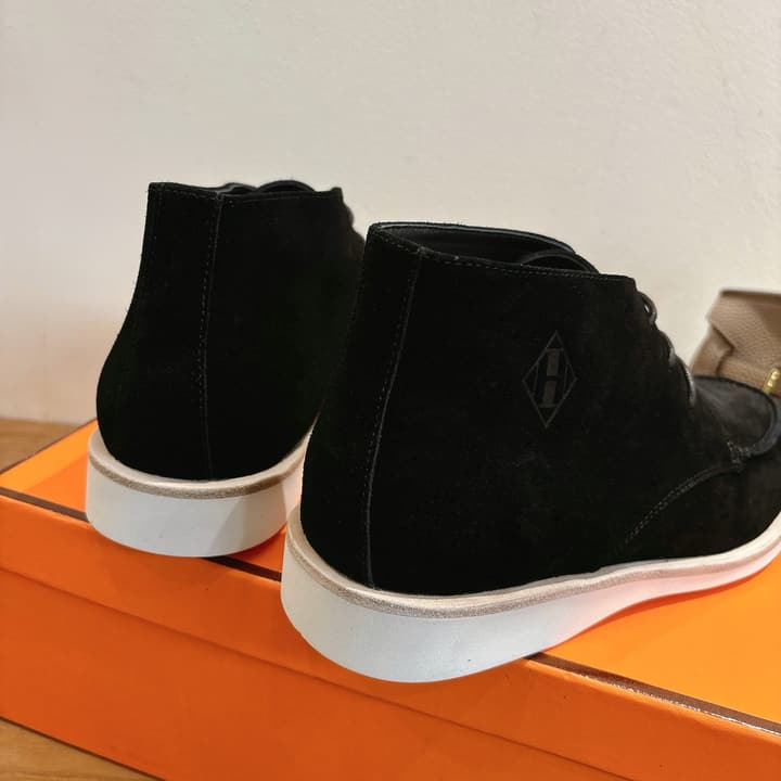 Hermès Classic Couple's Sandals – SS25 New Arrival in Black Suede