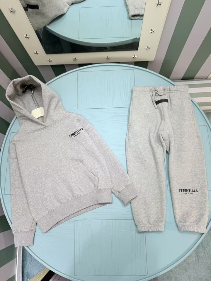 Fear of God ESSENTIALS Fleece Tracksuit Set – Kids Collection – 2025SS in Dark Gray Set