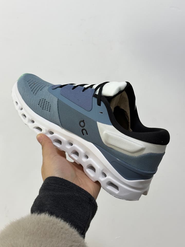 On x Roger Federer Cloudstratus 3 Special Edition Sneakers in All Black Red Accent