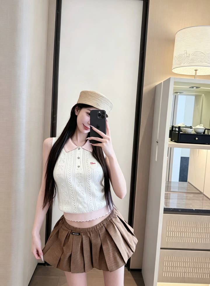 Dior Lapel Collar Knit Vest in Pink