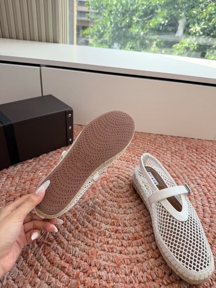 Alaïa Woven Fishnet Mules – 2026 Spring/Summer Collection in Beige