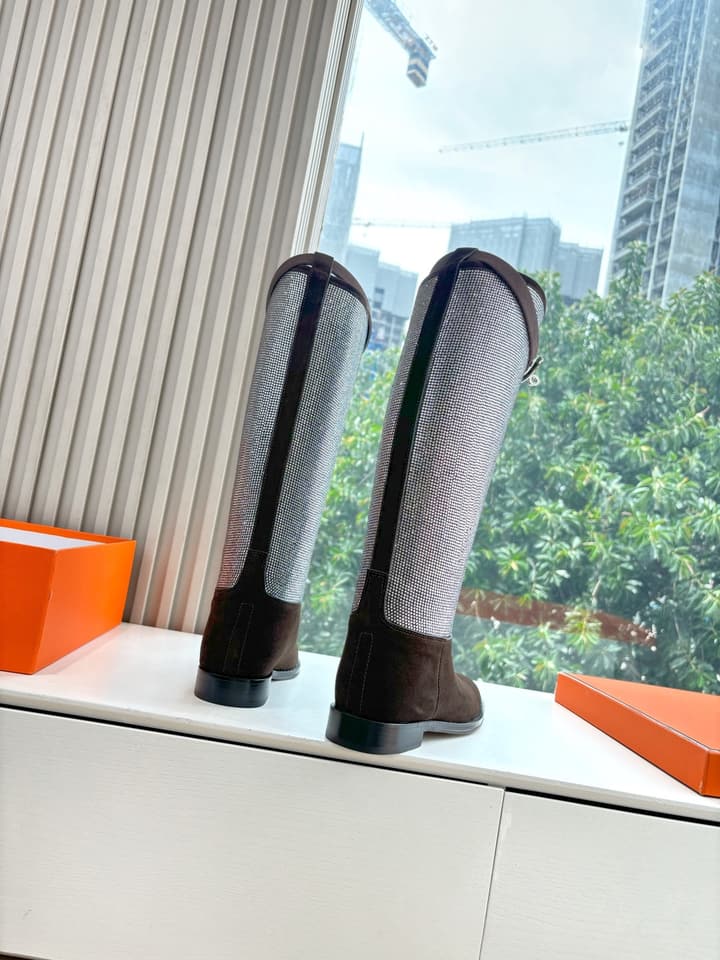 Hermès Classic Knee-High Boots – 2025 Autumn/Winter Collection in Two-tone Tan And Cream