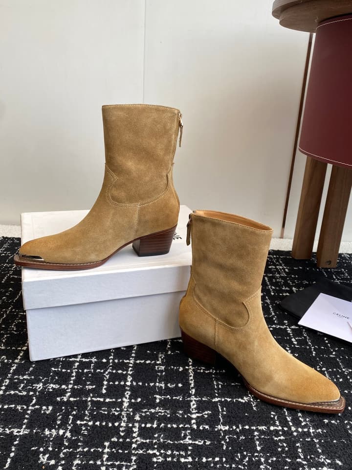 Celine Retro Chunky Chelsea Ankle Boots – 25SS in Classic Brown Suede