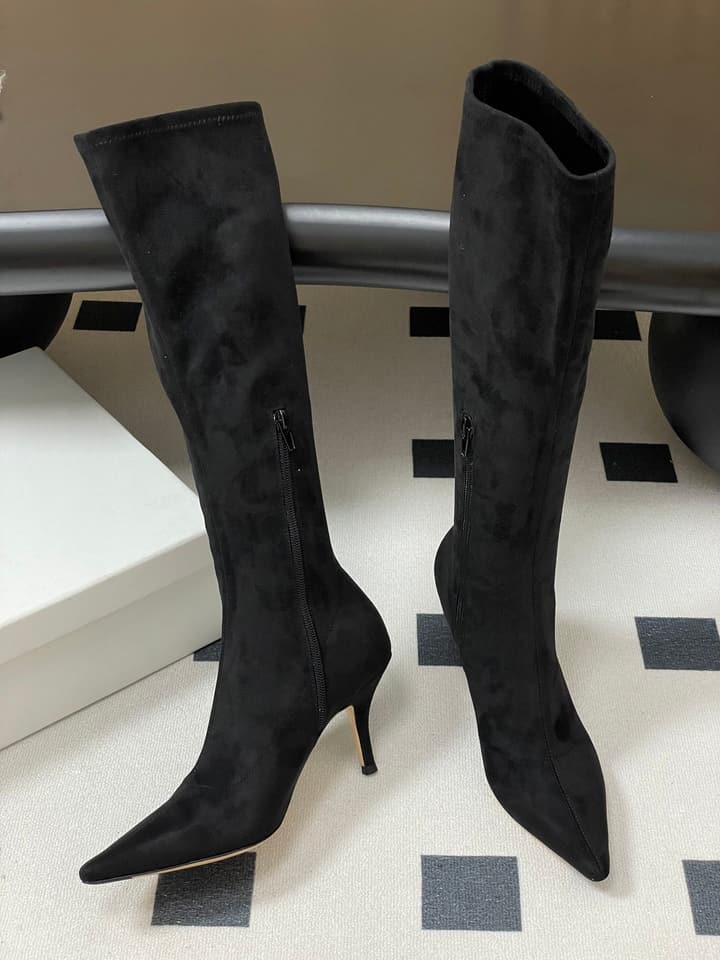 The Row Elastic Kitten Heel Boots – 2025 Fall Collection in Black Suede 3cm Heel