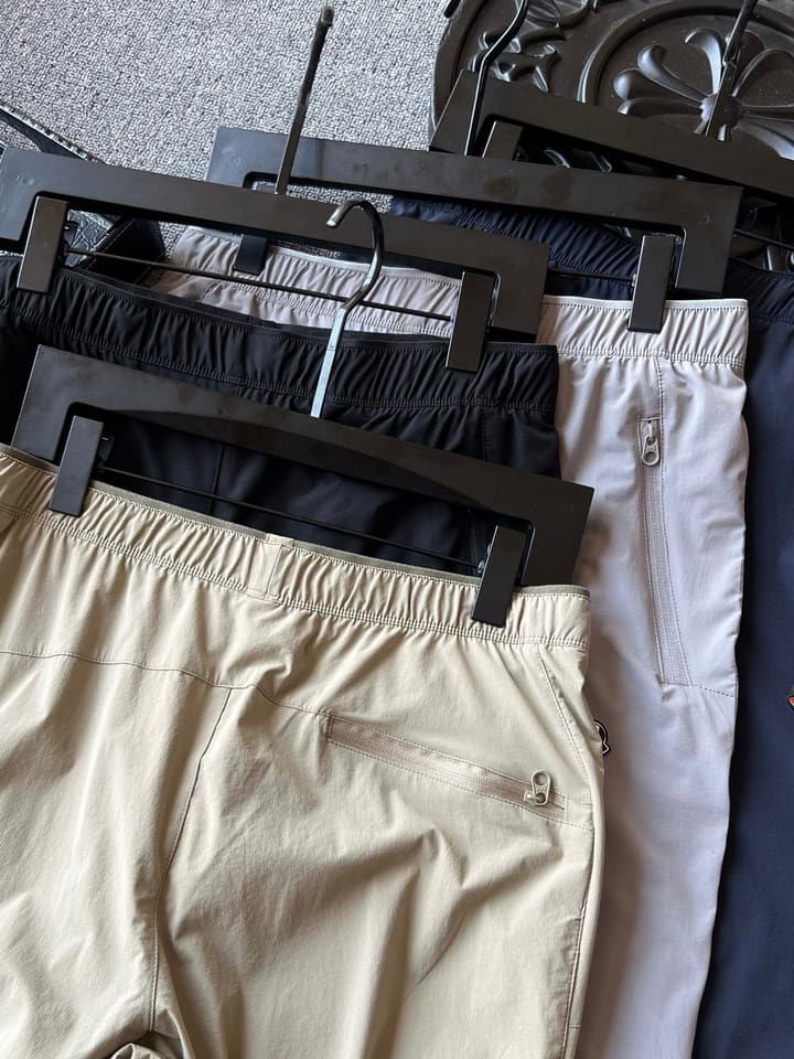 Moncler Ice Oxygen Stretch Pants – New Collection in Black