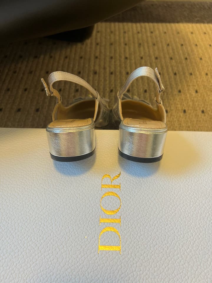 Dior ADIORABLE Pearl Bow Slingback Sandals – 2025 Collection in Cream Woven Pearl Bow