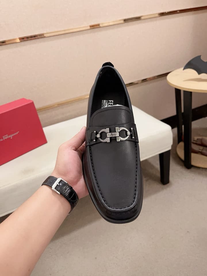 Ferragamo Driving Shoes in Shiny Black Leather
