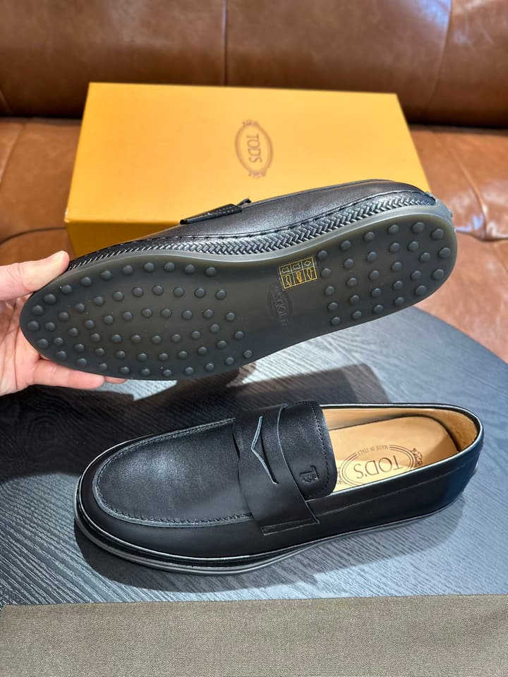 Tod's Gommino Calfskin Loafers in Charcoal Suede