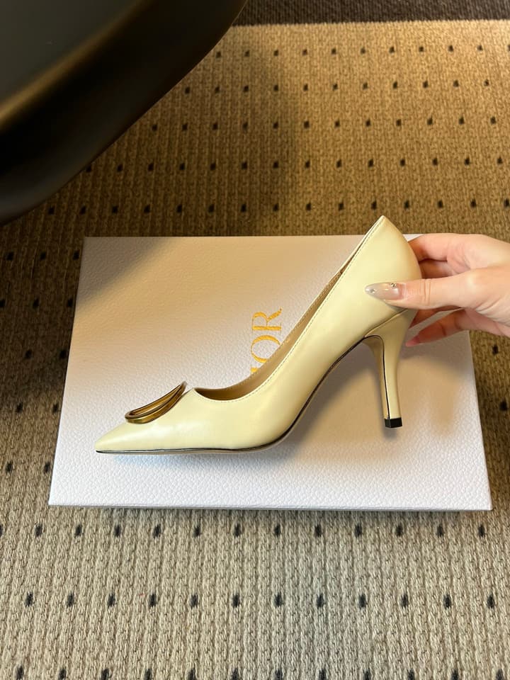Dior Vintage Pointed-Toe Stiletto Pumps – 26SS in Cream Leather