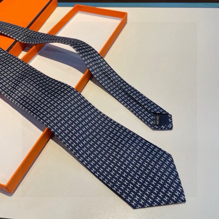 Hermès Men's H-Letter Silk Tie – New Collection in Burgundy