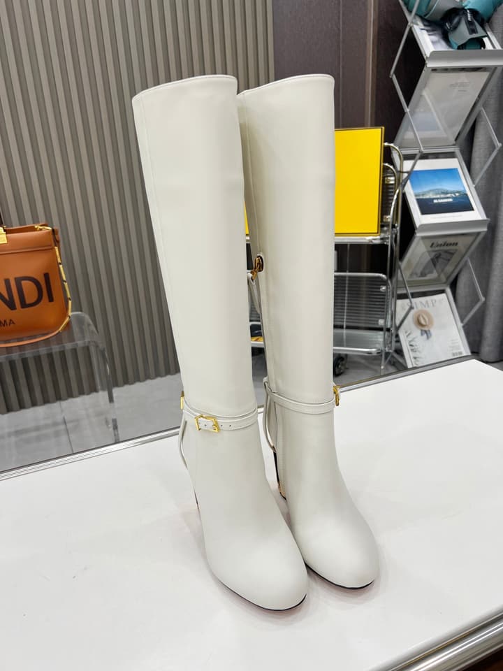 Fendi Delfina Runway Round Toe Boots in Black Leather Boots