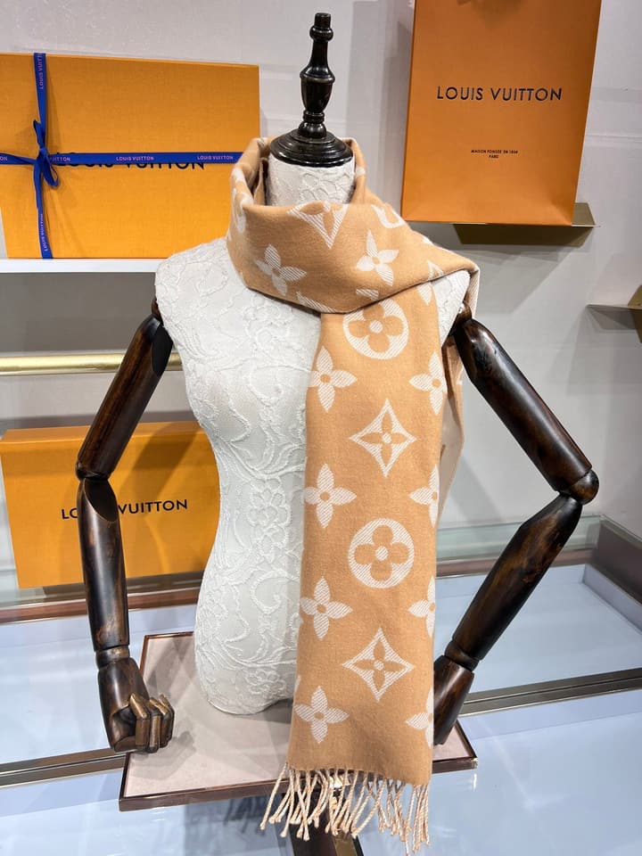 Louis Vuitton Monogram Wool Shawl – 2022 Collection in Beige