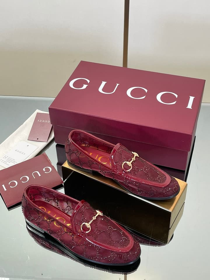 Gucci Patent Leather GG Crystal Loafers – FW25 in Black Patent Crystal Gg