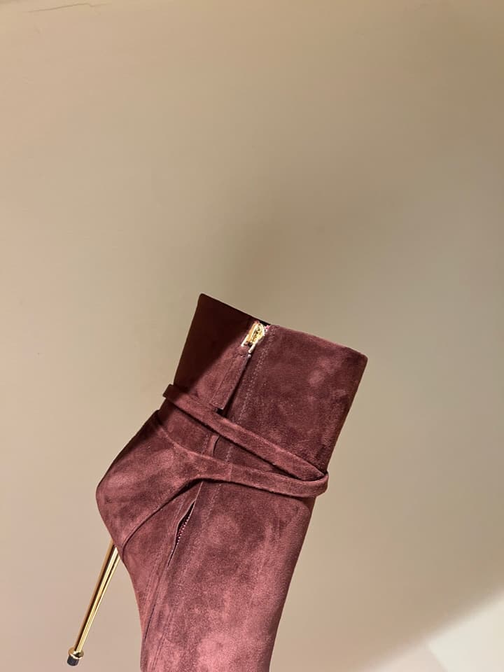 Tom Ford Luxury Metal Heel Ankle Boots in Black Leather
