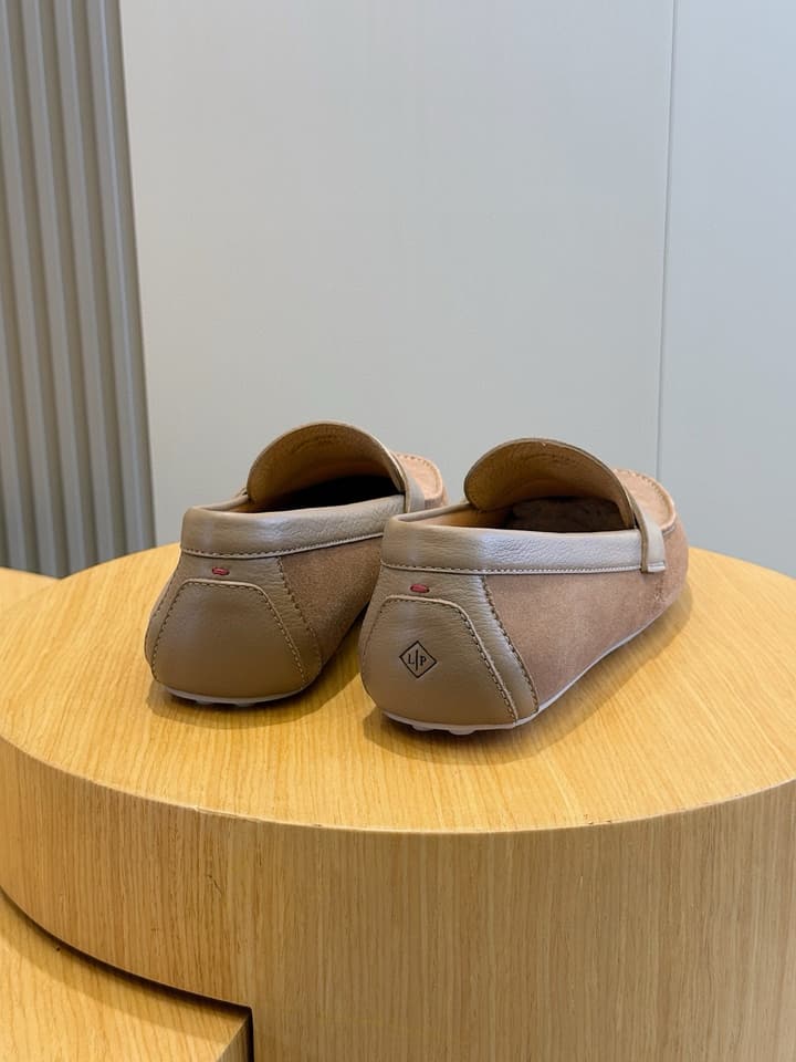 Loro Piana LP Italian Handmade Driving Shoes in Beige Suede Moccasin