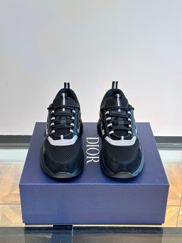 Dior B22 Men's Retro Jogging Sneakers in Black And White Patterned