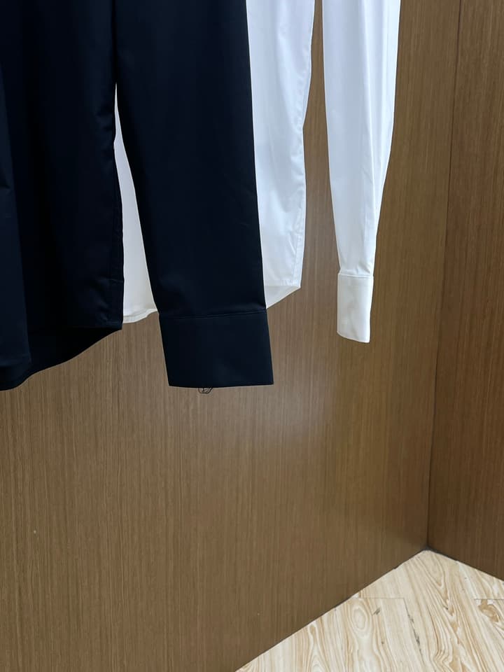 Dior Minimalist Long-Sleeve Cotton Shirt – Spring/Summer Collection