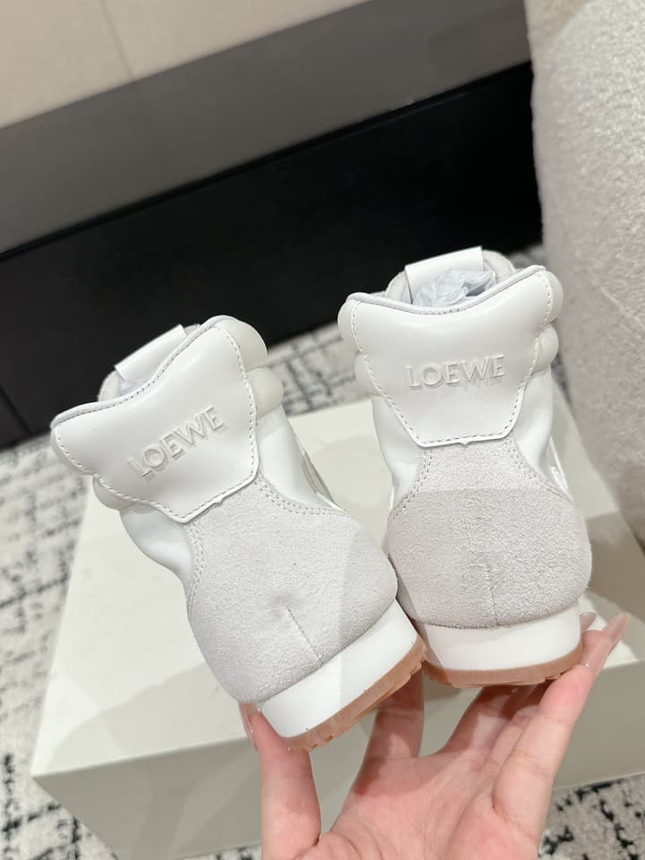 Loewe Flow Runner 2.0 Runway Sneakers – 25SS in All White With Gum Sole