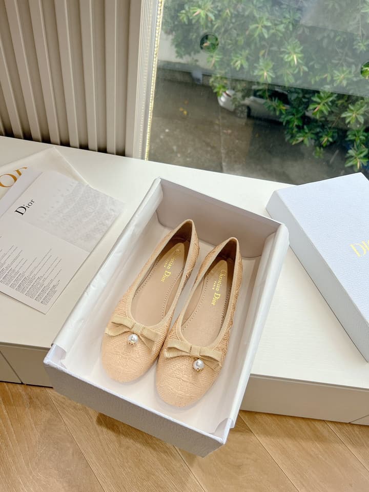 Dior Embroidered Leather Loafers – 2024 Spring Collection in Cream
