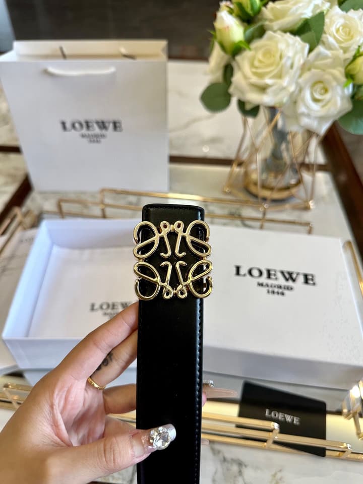 Loewe Classic Leather Belt – 4.0cm in Black With Gold Flat Buckle