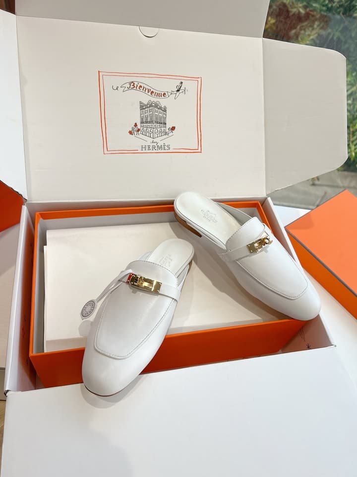Hermès Calfskin Mules – 25SS/FW Collection in Black Embossed Leather With Silver Hardware