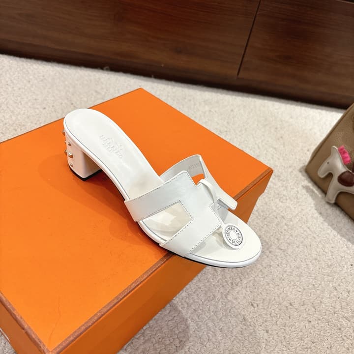 Hermès Oasis H-Slippers Sandals – New Colorway in Black Leather