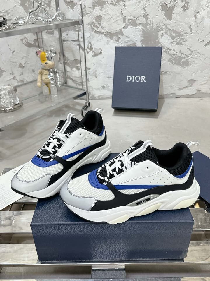 Dior B22 Men's Retro Jogging Sneakers in Black And White Patterned