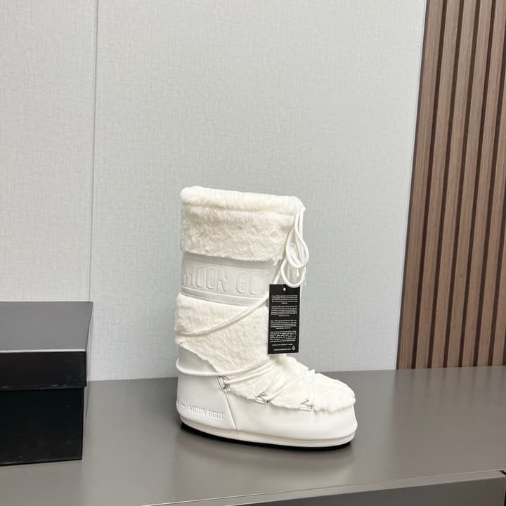 Moon Boot Fluffy Y2K Snow Boots – 2024FW in Black